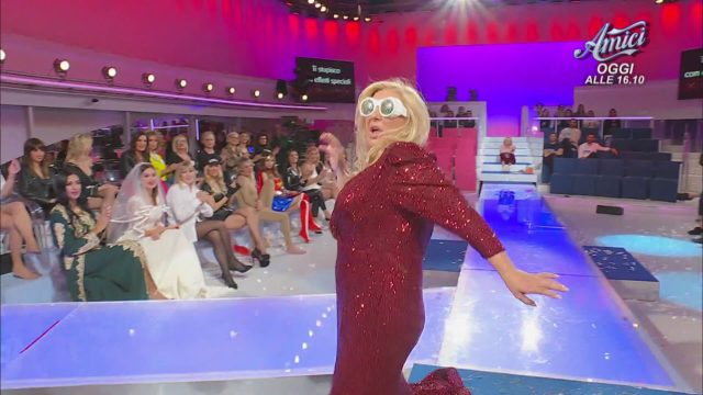 La sfilata di Tina – Ti stupisco con effetti speciali - Witty TV